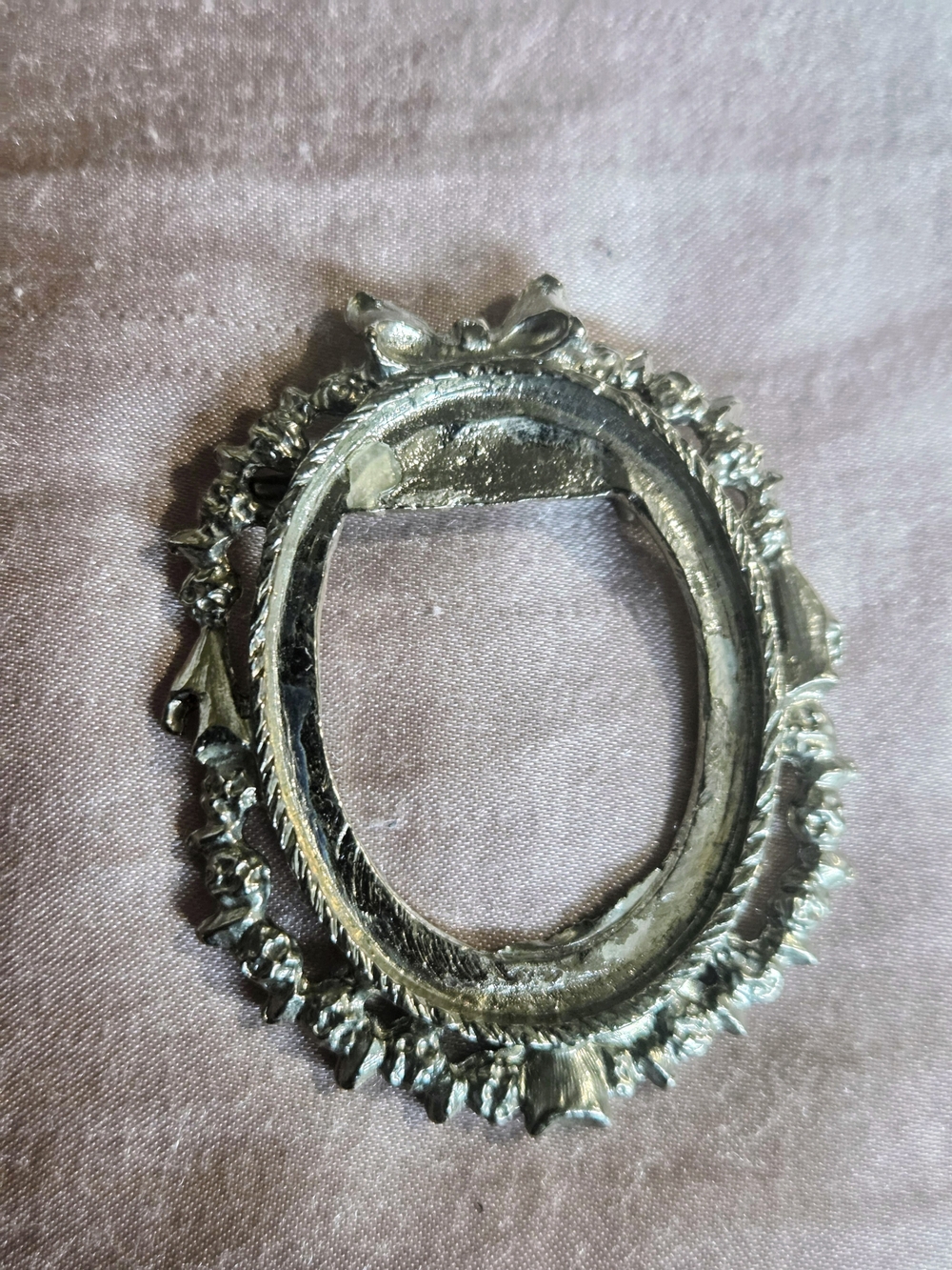 Vintage Oval Silver Frame Brooch